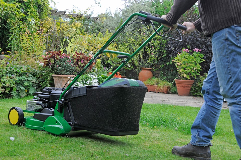 Different Factors That Helps To Choose The Perfect Finishing Mower