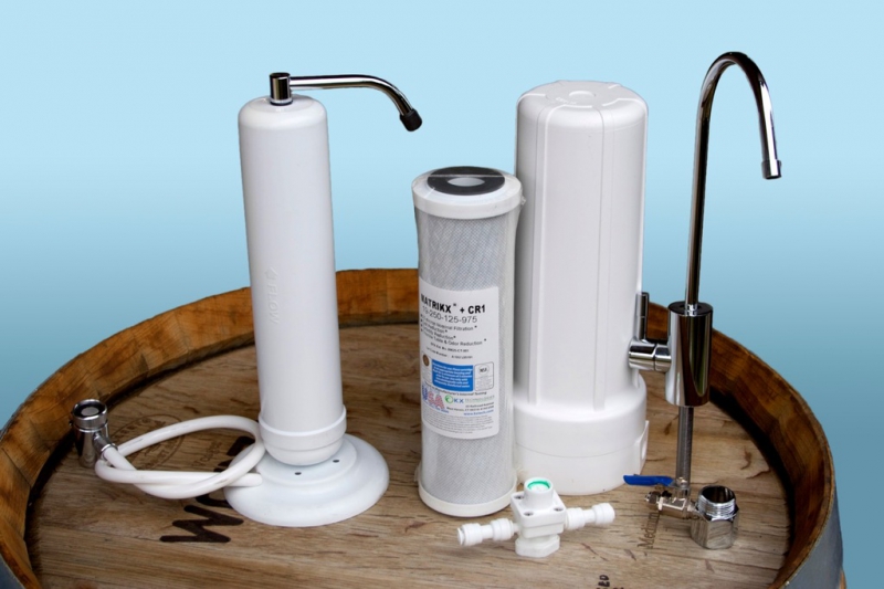 Benchtop water purifiers